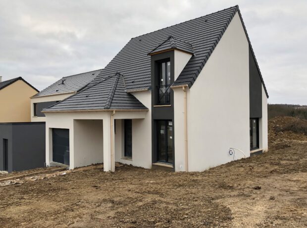 Maison avec décroché de toiture pour la terrasse – Val Saint Germain (91)